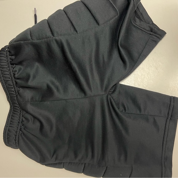 Boys soccer goalkeeper shorts - Picture 2 of 3